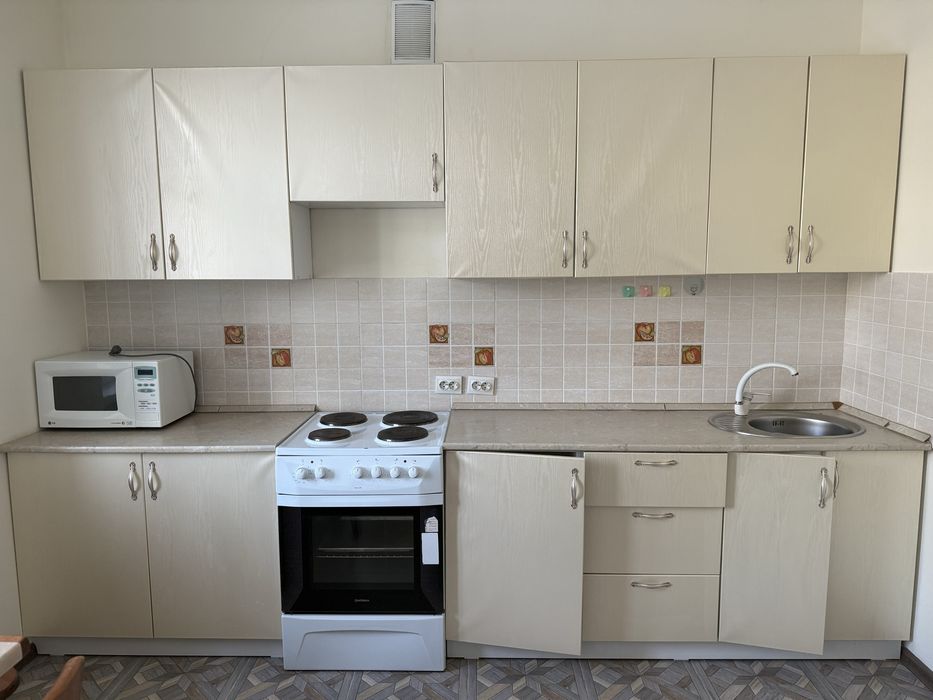 Кухня б/у в хорошем состоянии