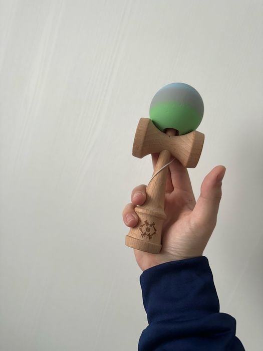 Kendama x Pro model   g rip rubber super bun !