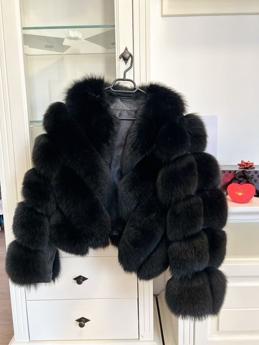 Blană naturală Di Angelo Couture, prețul e în lei