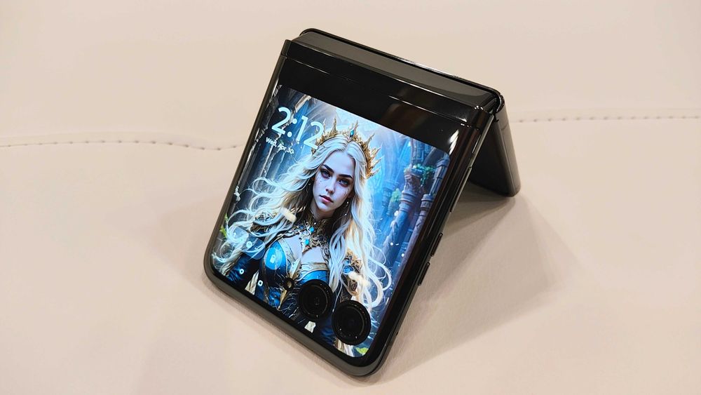 Telefon Motorola razr 40 ultra, Dual SIM, 8GB RAM, 256GB, Black, NOU