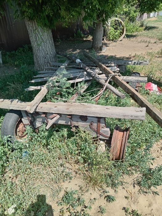 Продам брички две шт.