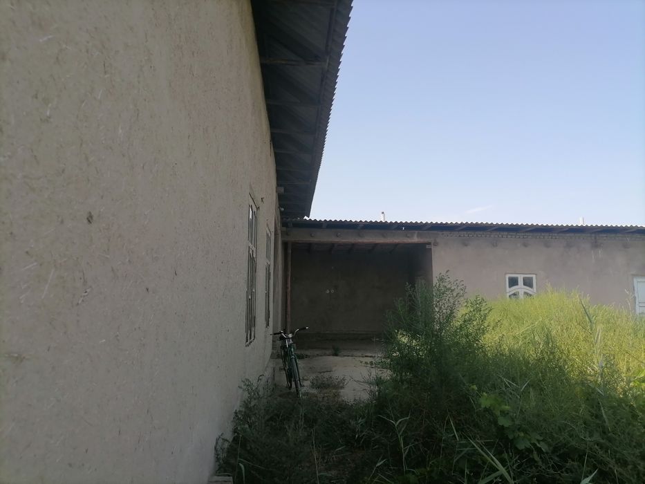 Uy sotiladi 12 sotix