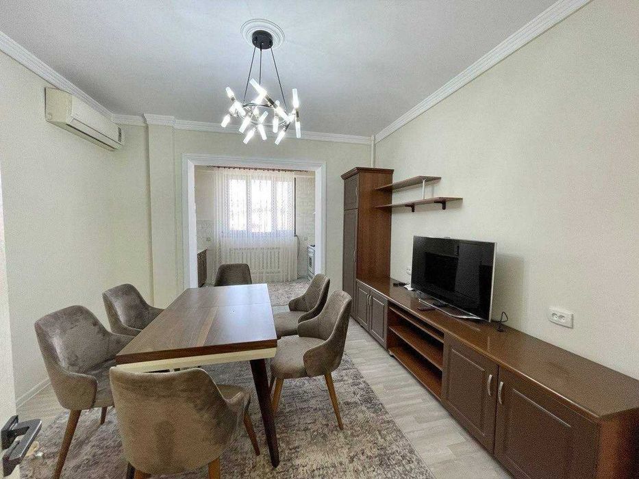 Сдается в аренду 4 комнатная квартира у Гранд Мир отеля ,  160 м.кв