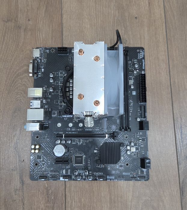 Материнская плата с процессором