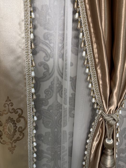 продам шторы б/у на гостинную