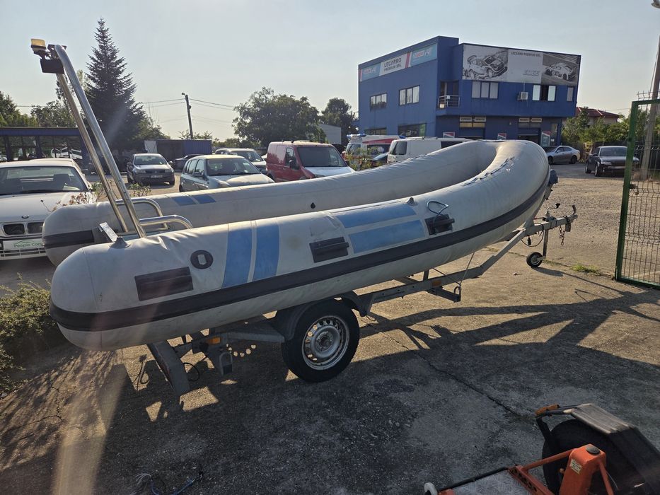 Vand barca și motor Yamaha 20 cai