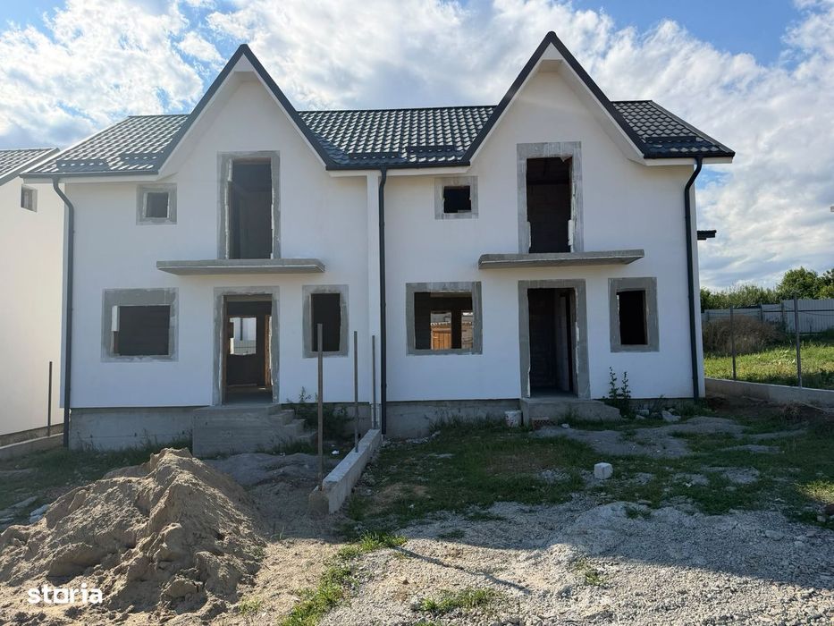 Casă nouă cu 3 camere în curte comună