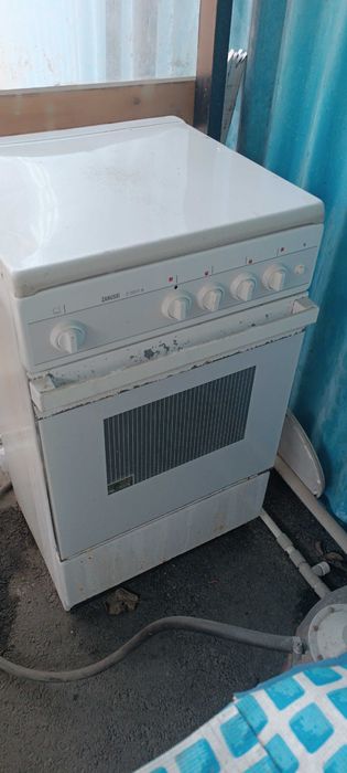 Продам газовую плиту б/у