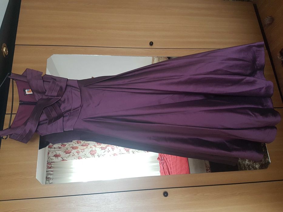 Vand rochie seara superba