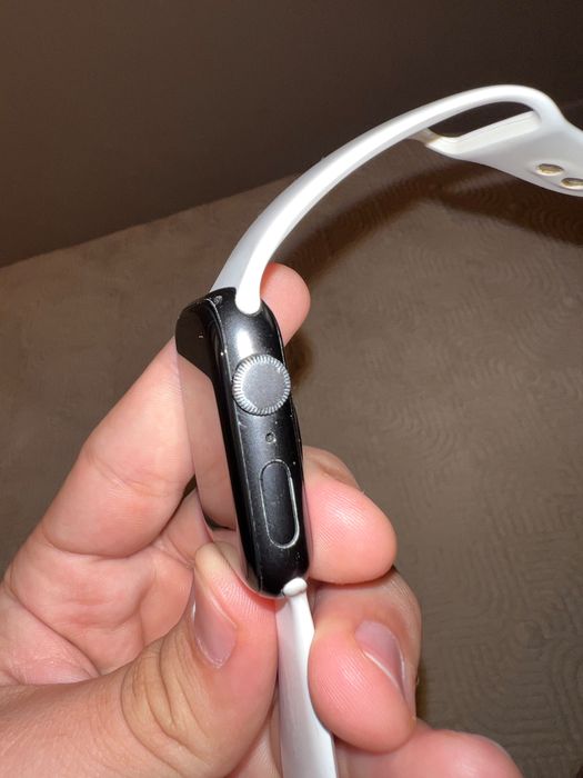 СРОЧНО продается Apple Watch SE 44mm