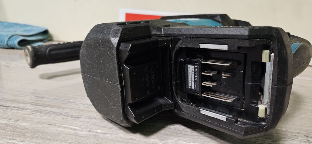 Makita Къртач HM001G 40V.XGT SDS MAX