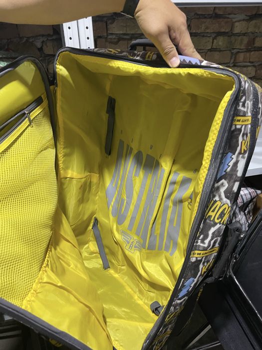 Чемодан XL(70х45х20)