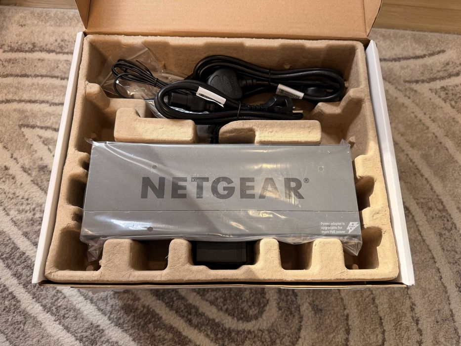 Switch Profesional Netgear GS116LP, 16 Porturi Gigabit PoE+ – NOU, SIGILAT, Garanție pe Viață