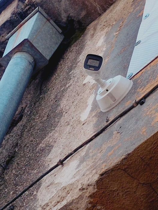 4-канален DVR + 4 бр. камери + окабеляването + монитор