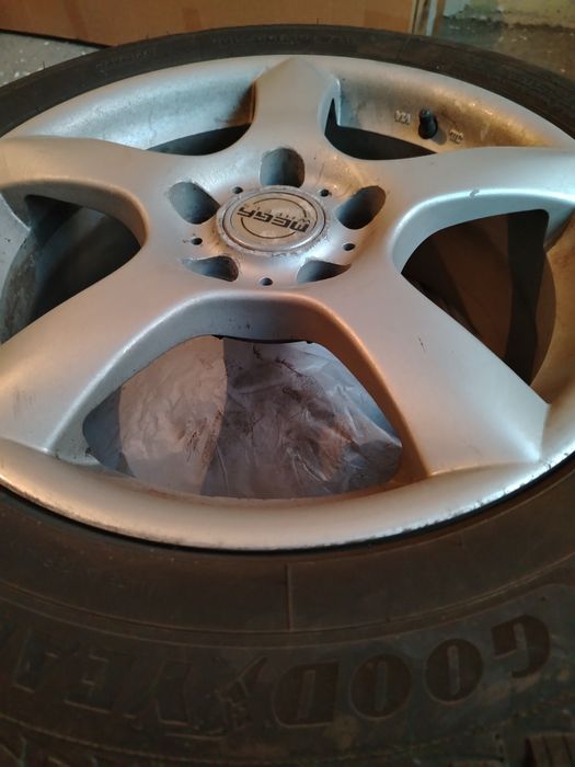 Зимни 5х114.3 джанти с гуми 16цола 205/55/16 Goodyear //Мазда Тойота и