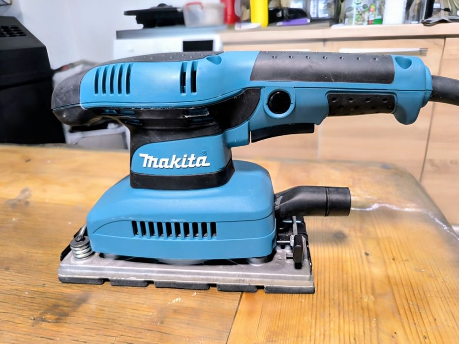 Електрически виброшлайф Makita BO3710