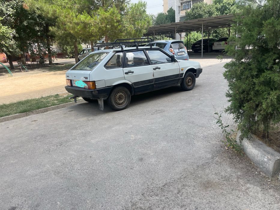 Vaz 2109 gaz-benzinda yuradi