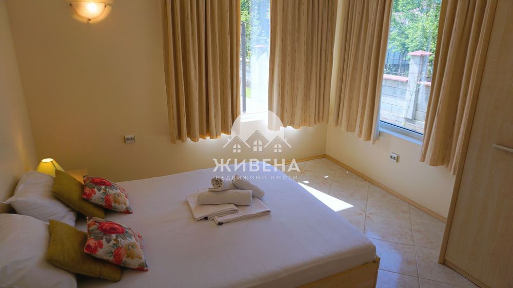 Продава къща с басейн в с.Соколово, обл. Добрич