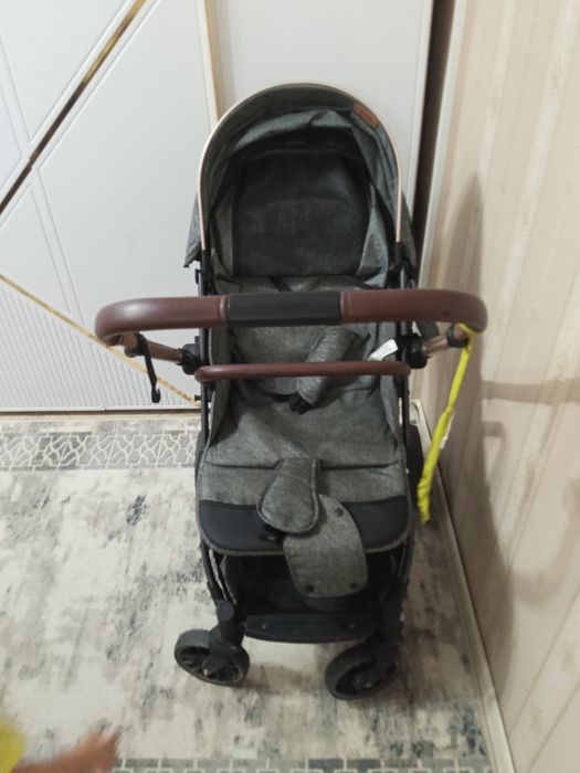 Продаю прогулочную коляску