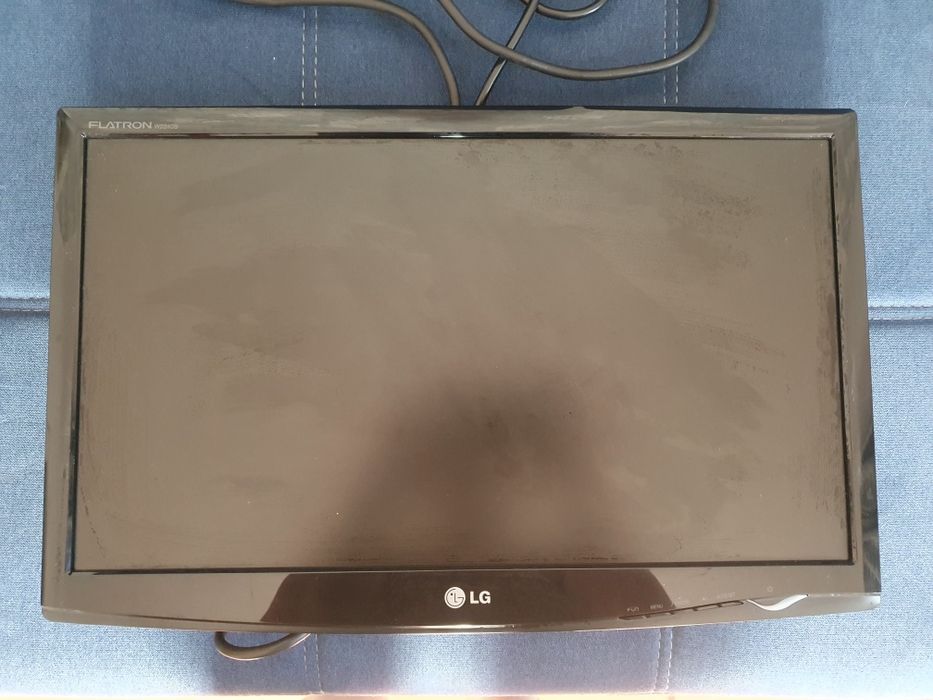 Монитор 22" LG Flatron W2243S