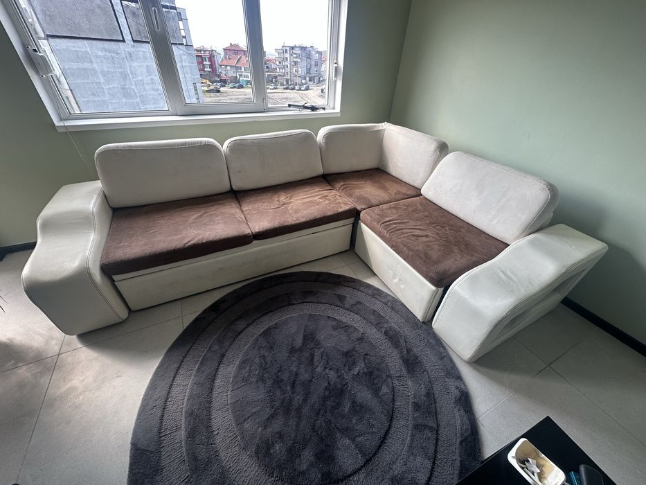 Ъглов Диван със зона за сън