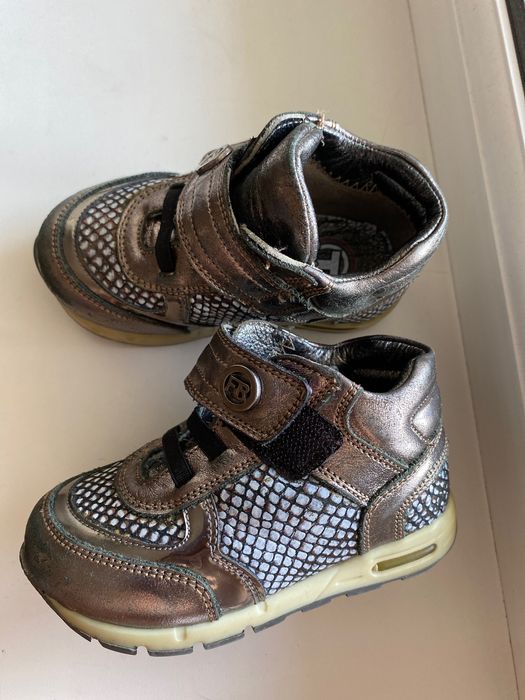 Кроссовки детские 21 размер