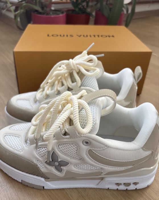 Vand LV Skate Beige