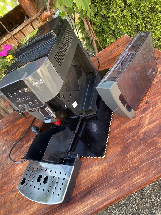 Espressor automat De’Longhi Magnifica