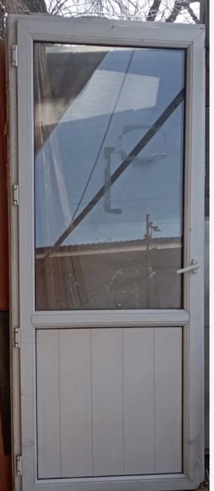 Пластик есик почти новый