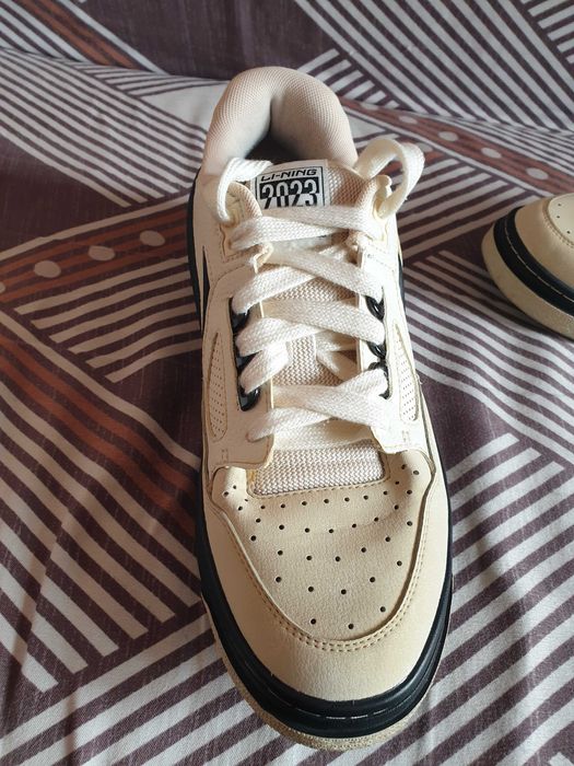 Продам оригинальные кросовки Li-Ning