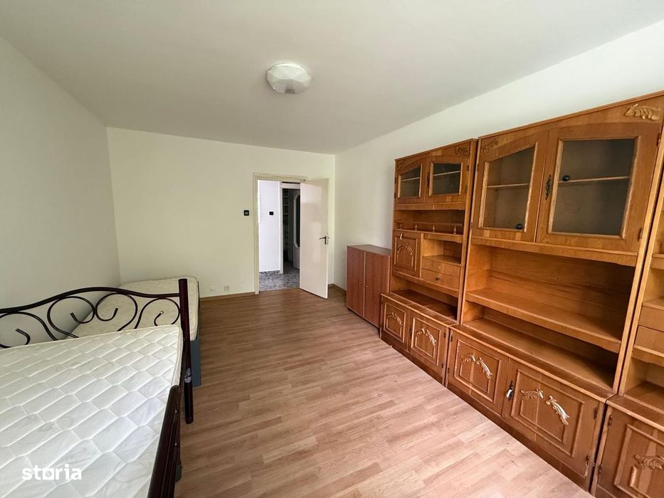 AA/415 De închiriat apartament cu 3 camere în Tg Mureș - Unirii — fotografia 1