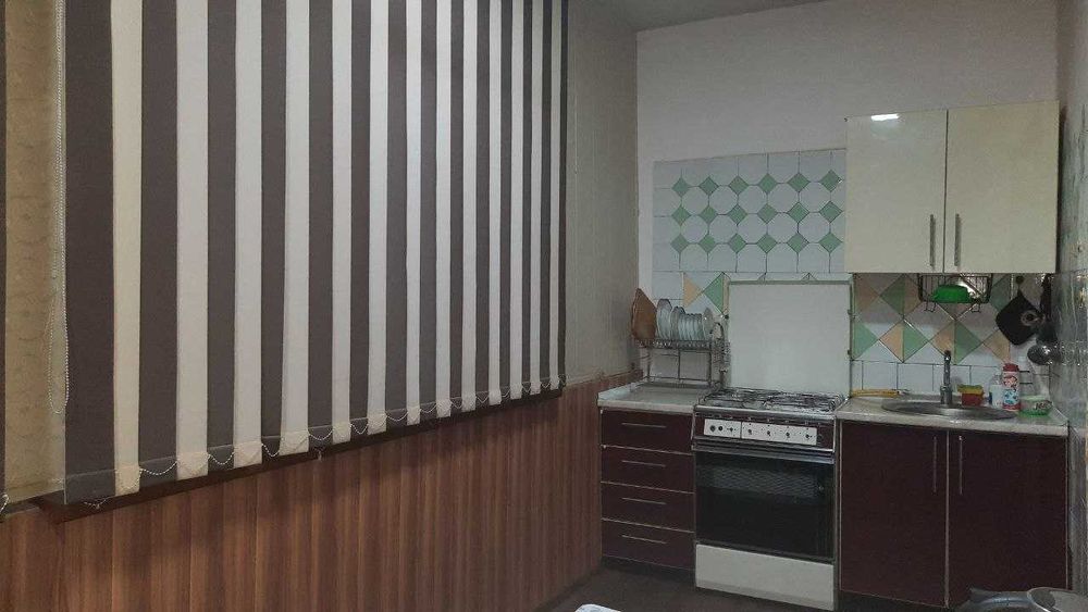 Karasuv. Продаю трехкомнатную квартиру. Корасув 3/8/35