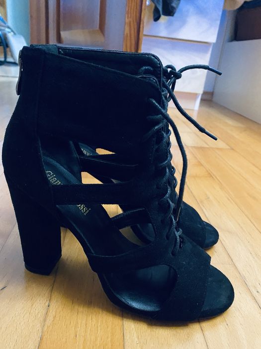 Женские босоножки