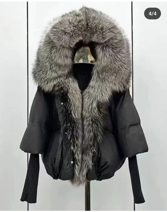 Черно яке с естествен косъм от сребърна лисица