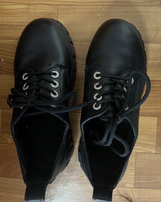 Черные туфли-лоферы на платформе (р. 38)