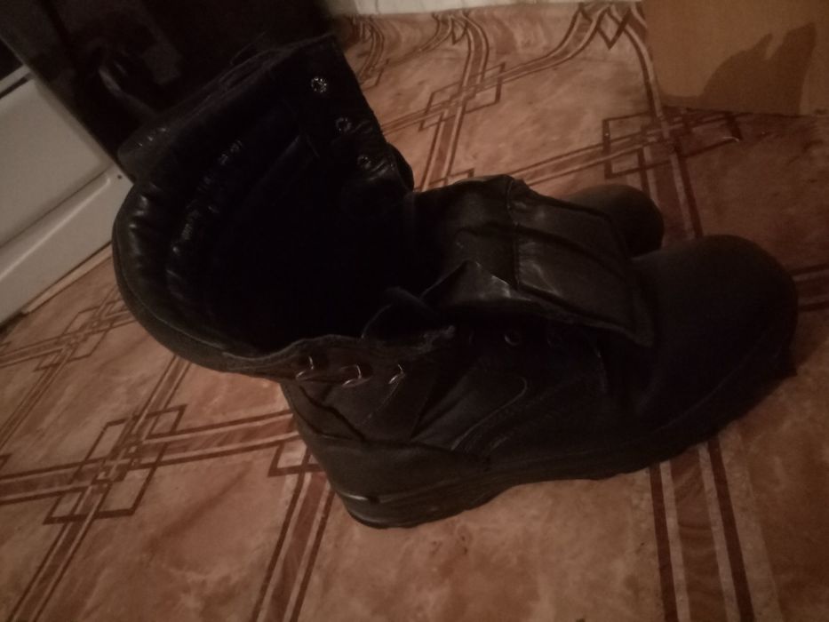 Берцы продам бу целые