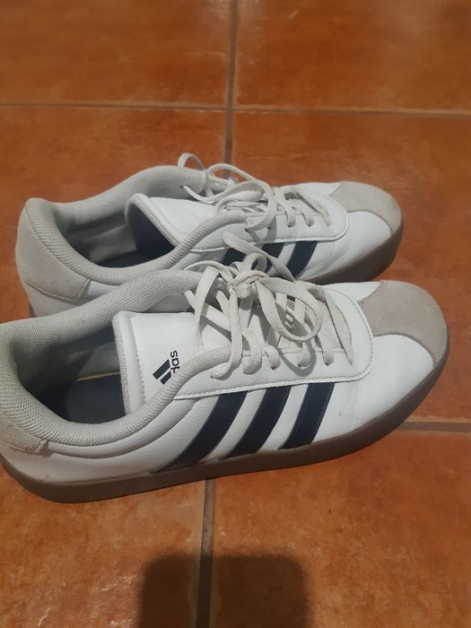 Incaltaminte adidas