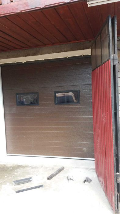 uși de Garaj automate alb casetat