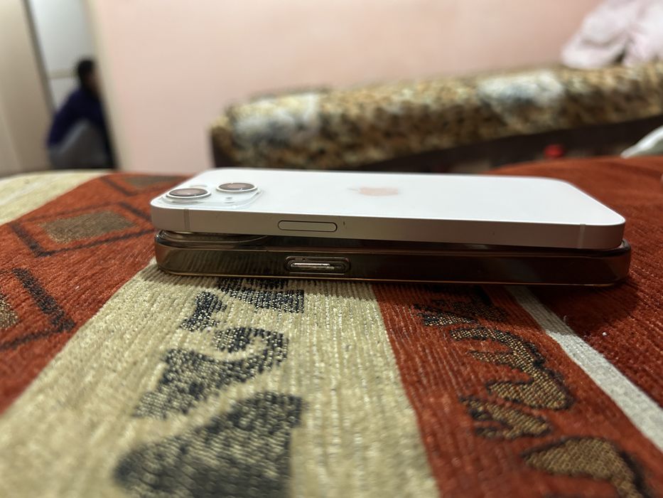 Айфон 13 в хорошем состаянии