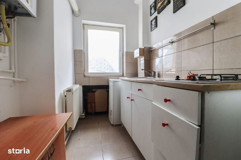 Apartament cu 3 camere, la 2 minute de metrou Piața Muncii