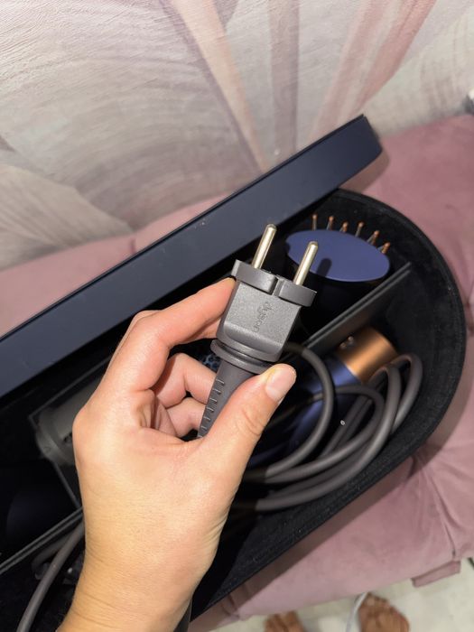 Dyson фен ,стайлер