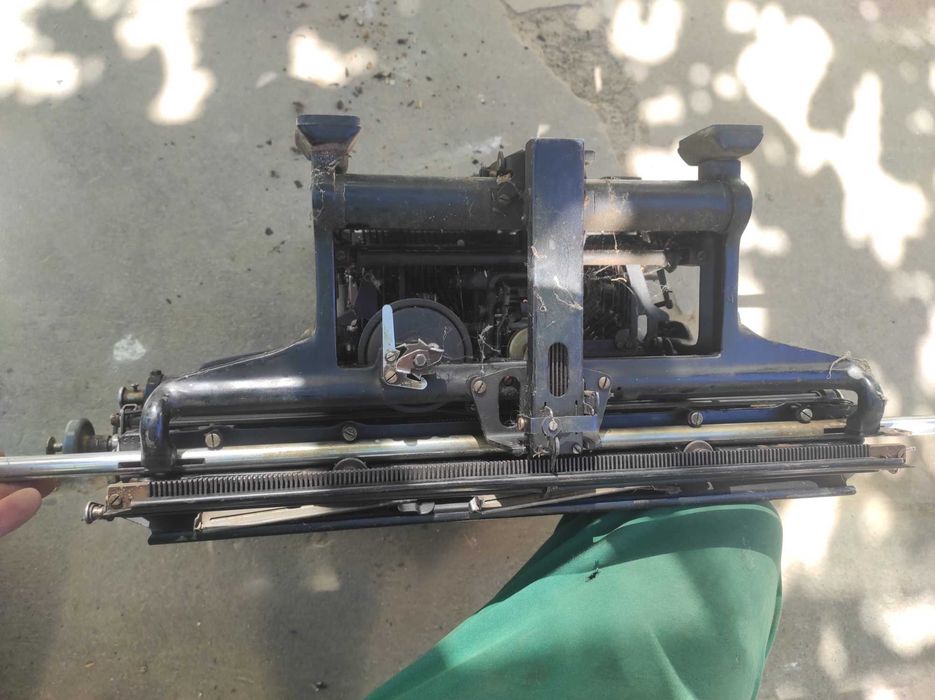 Mașină de scris perfect funcțională