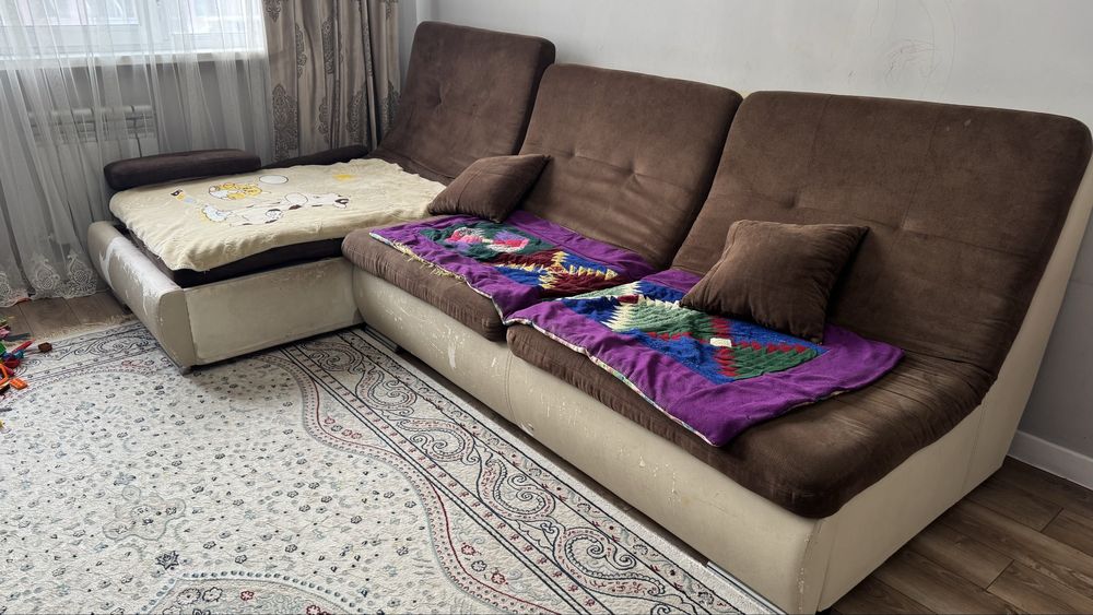 Диван             .