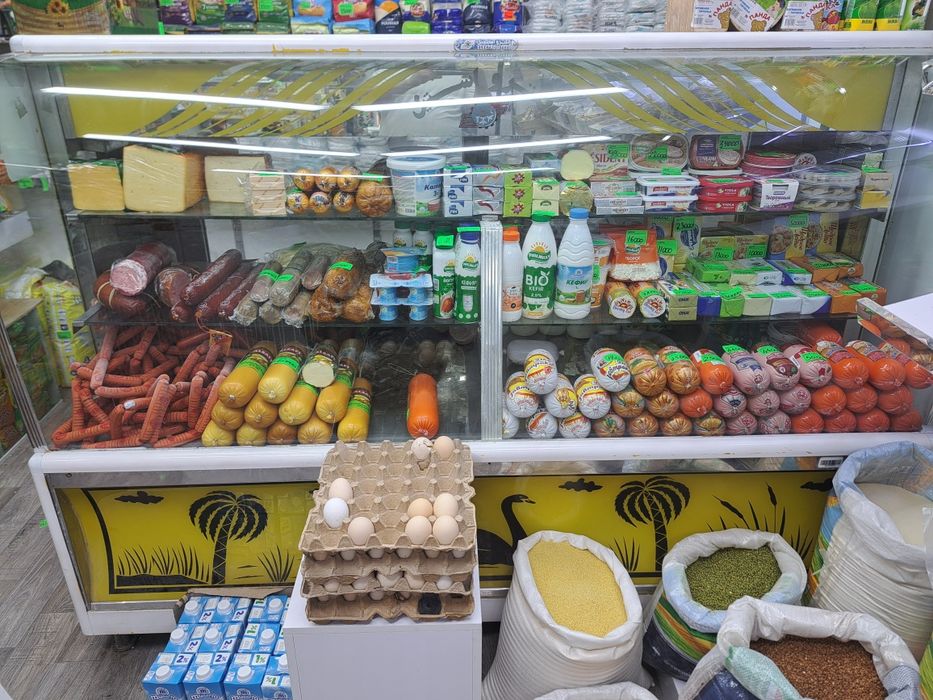 Колбаса- гушт-сут махсулотлари учун холоденник сотилади