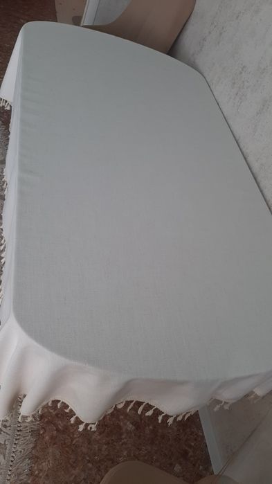 Продам обеденный стол