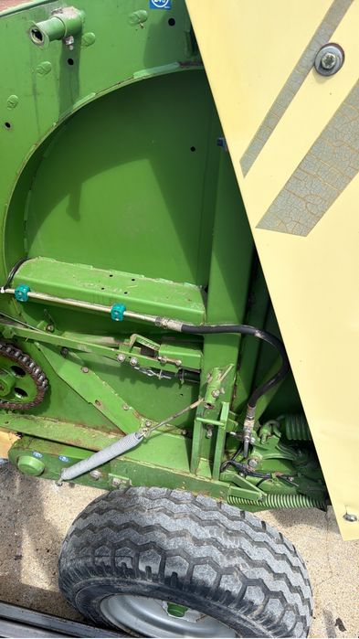 Balotiera,Presa krone Kr 130 baloti rotunzi 120/120 ata si palsa