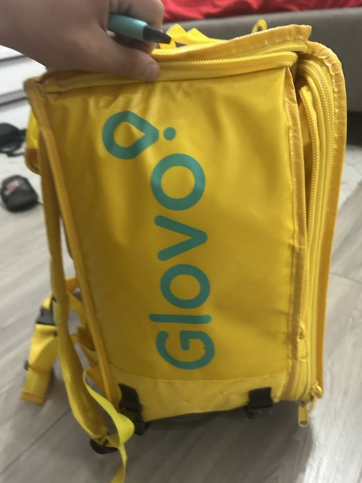 Geanta Glovo ca noua