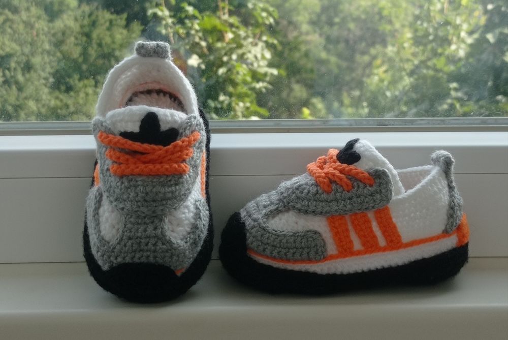 Плетени бебешки маратонки