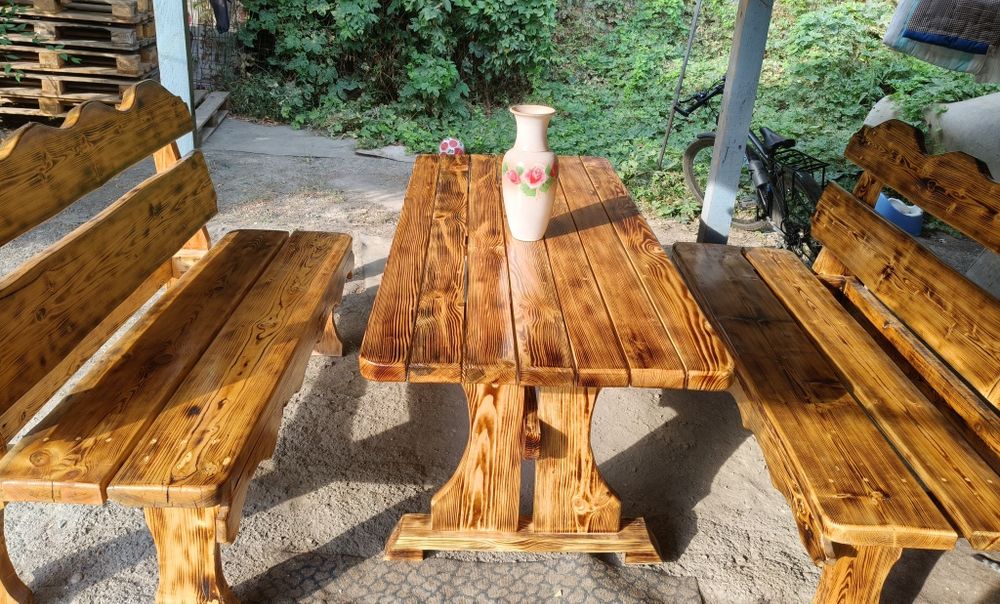 Стол с двумя лавочками,с сосны