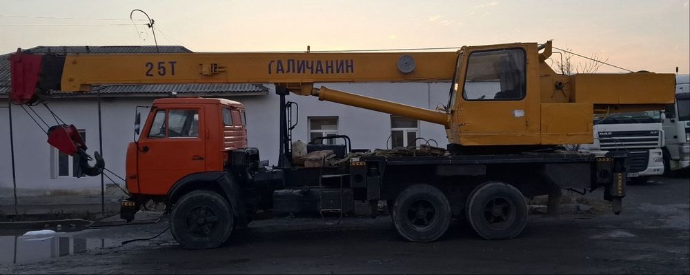 Продается автокран 25 тонн  пишите на телеграмм